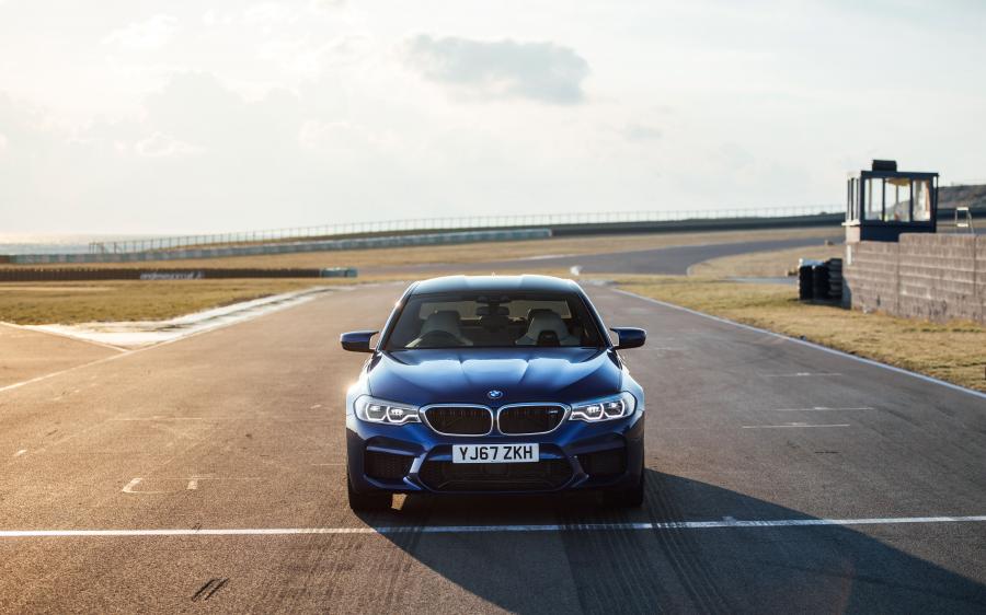  BMW M5 (F90) 2018 года  (UK) (фото 21 из 40)